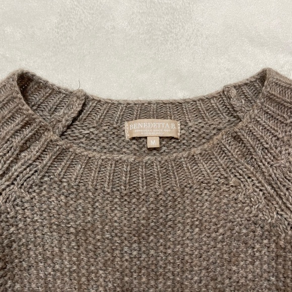 Italian Benedetta B. Taupe Alpaca Wool Scoop Neck Pullover Sweater - Picture 6 of 12